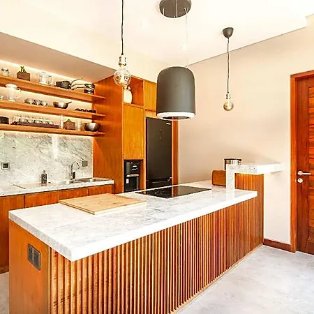 Villa Na In Canggu With 6 Bedrooms And 6.5 Bathrooms