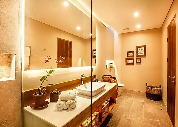 Na In Canggu With 6 Bedrooms And 6.5 Bathrooms * バリ島