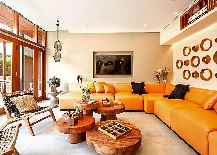 Na In Canggu With 6 Bedrooms And 6.5 Bathrooms ホテル *
