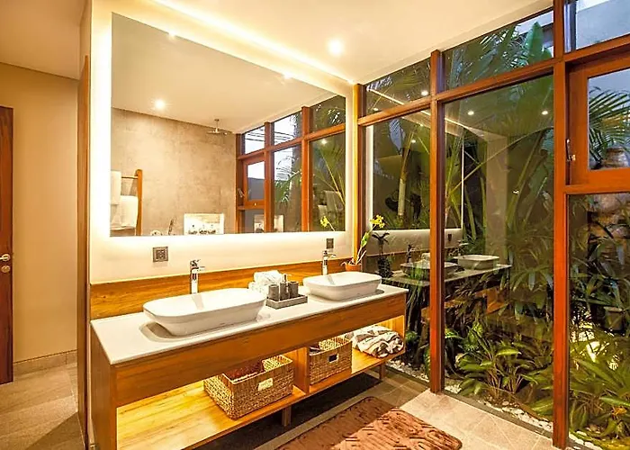 Na In Canggu With 6 Bedrooms And 6.5 Bathrooms ホテル *