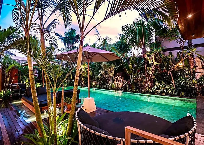 Na In Canggu With 6 Bedrooms And 6.5 Bathrooms ホテル